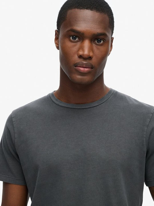 Classic Essential T-Shirt (1)