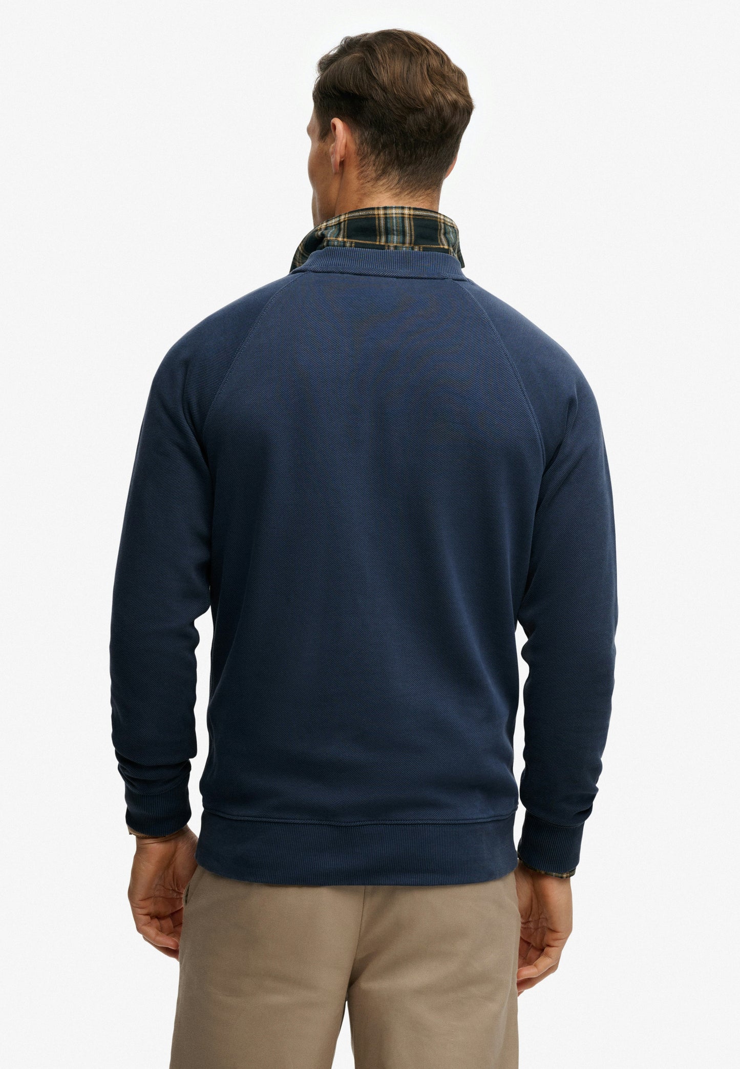 Essential Logo Raglan Crew (6)