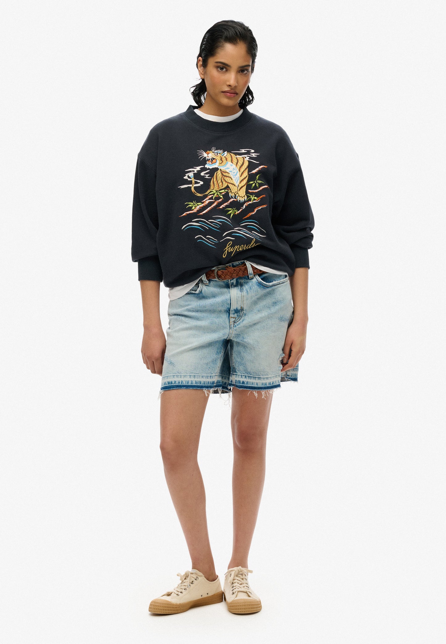 Suika Embroidered Loose Crew Sweatshirt (1)