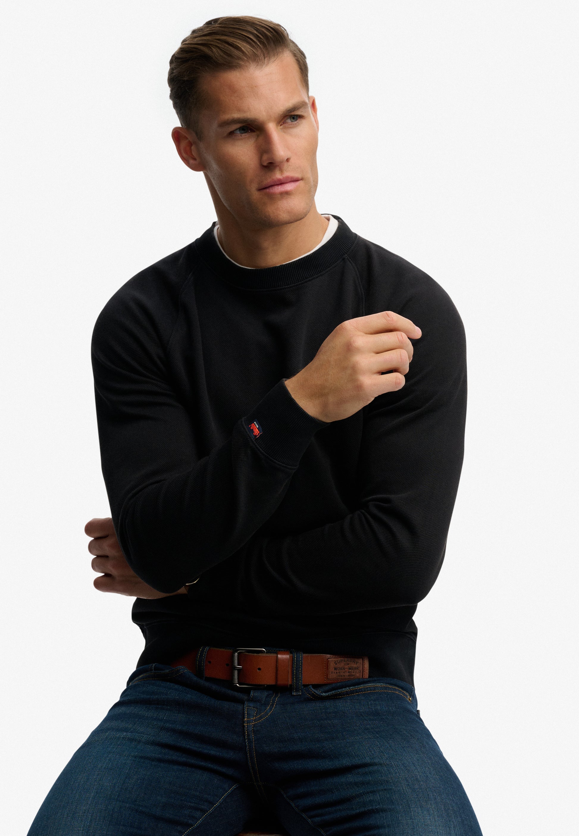 Essential Logo Raglan Crew (5)