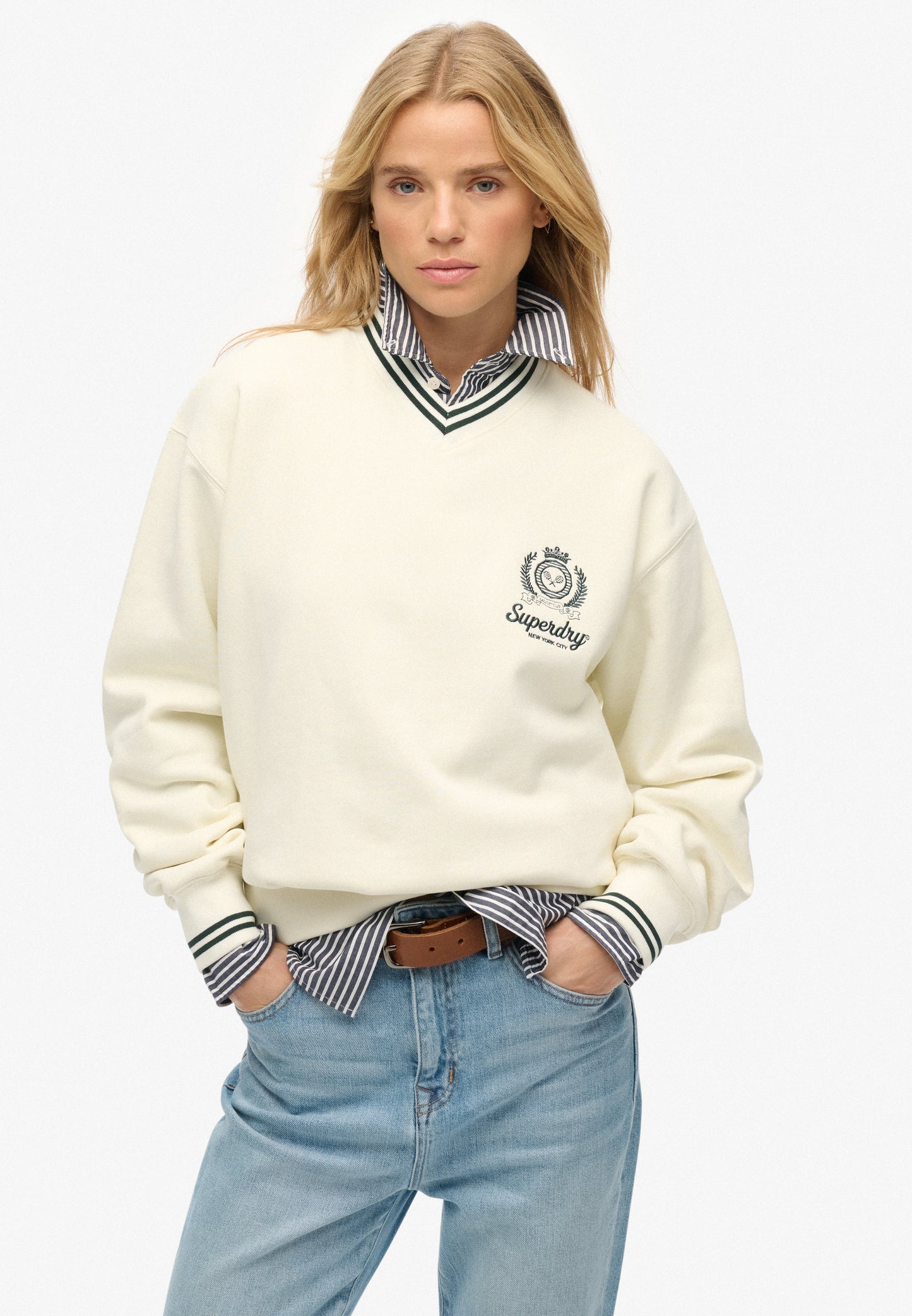 Country Club V-neck Sweatshirt (1)