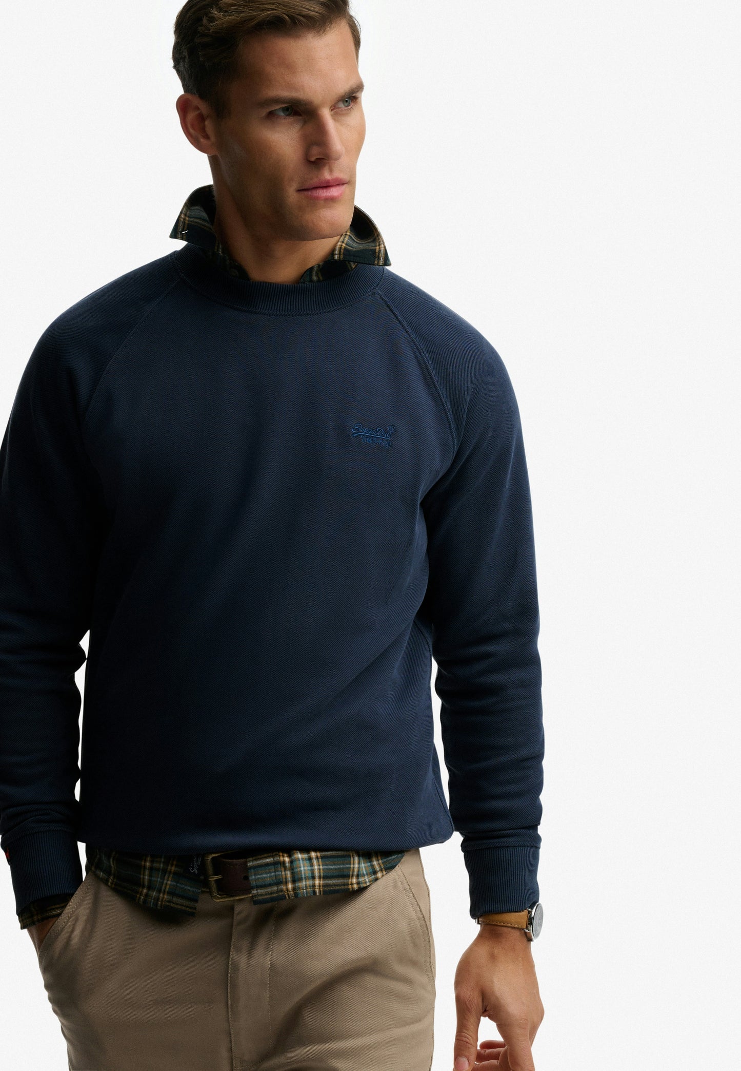 Essential Logo Raglan Crew (4)