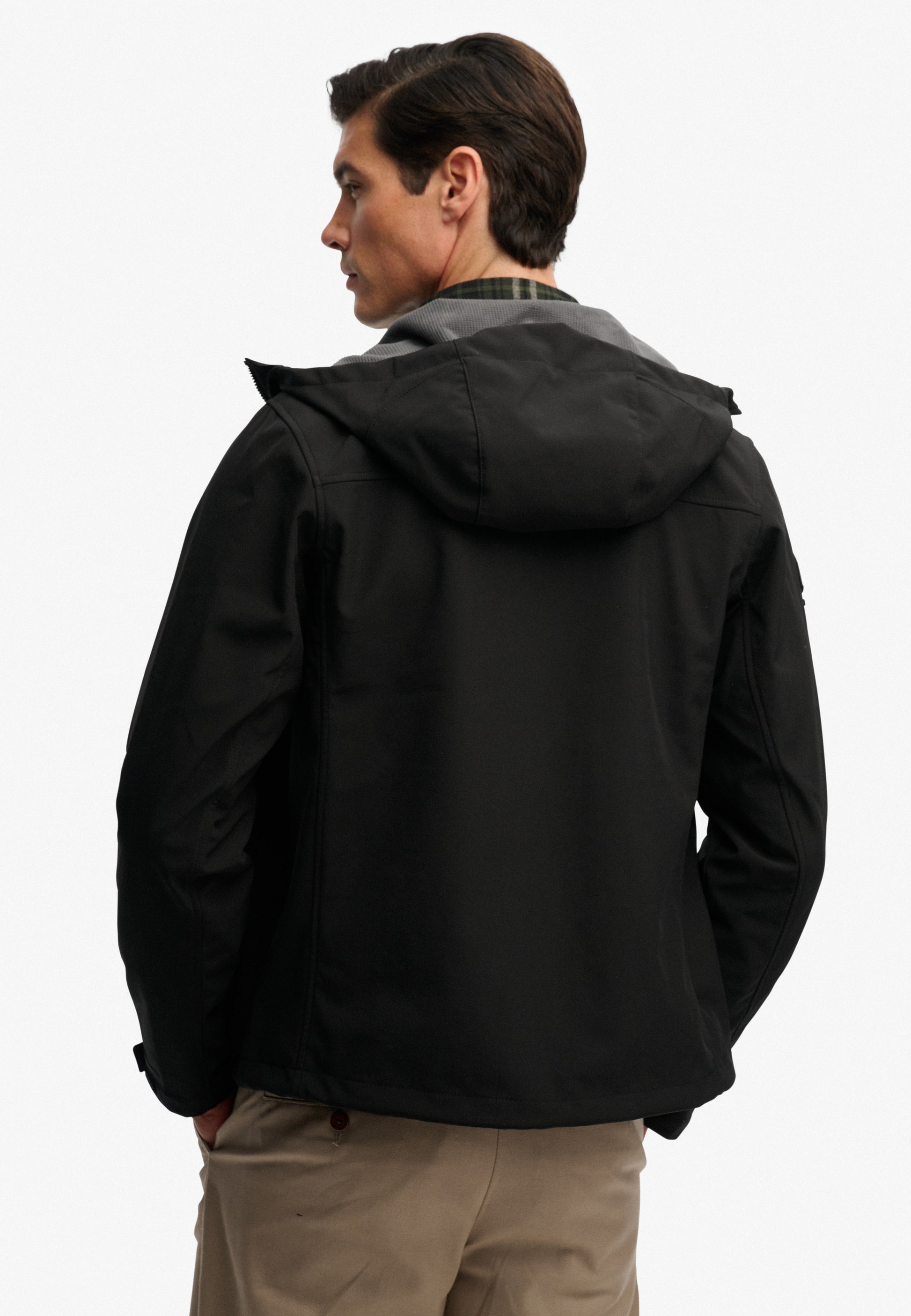 Hooded Softshell Trekker Jacket (5)